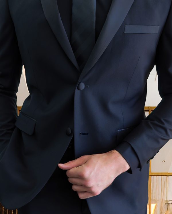 Platinum Tuxedo - Image 11